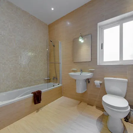 Sapphire Residences - & Penthouse In By Shortletsmalta Apartman Sliema