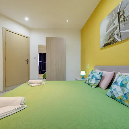 Sapphire Residences - & Penthouse In By Shortletsmalta Sliema