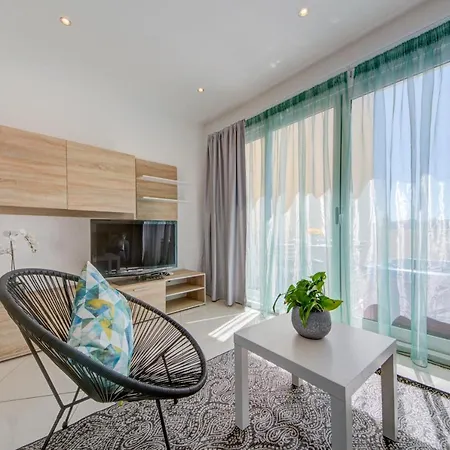 Apartment Sapphire Residences - & Penthouse In By Shortletsmalta Sliema