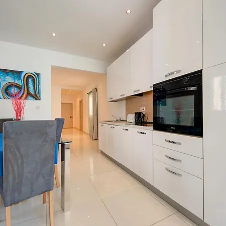 Sapphire Residences - & Penthouse In By Shortletsmalta * Sliema