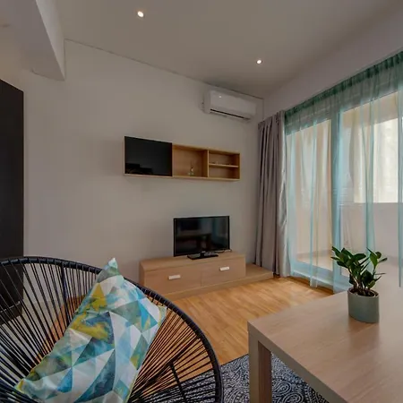 Sapphire Residences - & Penthouse In By Shortletsmalta