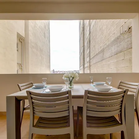 Apartment Sapphire Residences - & Penthouse In By Shortletsmalta