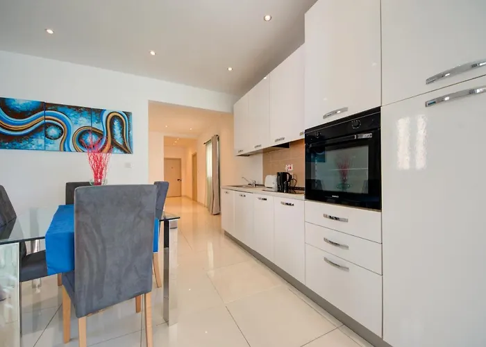 Sapphire Residences - & Penthouse In By Shortletsmalta * Σλιέμα