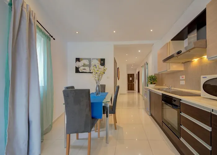 Sapphire Residences - & Penthouse In By Shortletsmalta Διαμέρισμα *