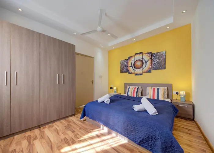 Sapphire Residences - & Penthouse In By Shortletsmalta *