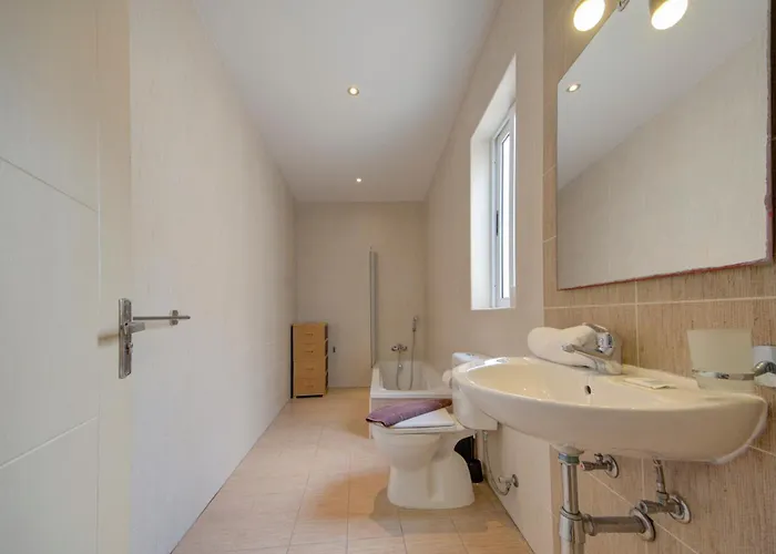 Sapphire Residences - & Penthouse In By Shortletsmalta