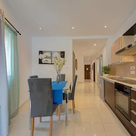 Sapphire Residences - & Penthouse In By Shortletsmalta דירה *