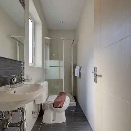 Sapphire Residences - & Penthouse In By Shortletsmalta شقة