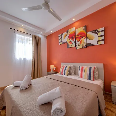 Sapphire Residences - & Penthouse In By Shortletsmalta شقة